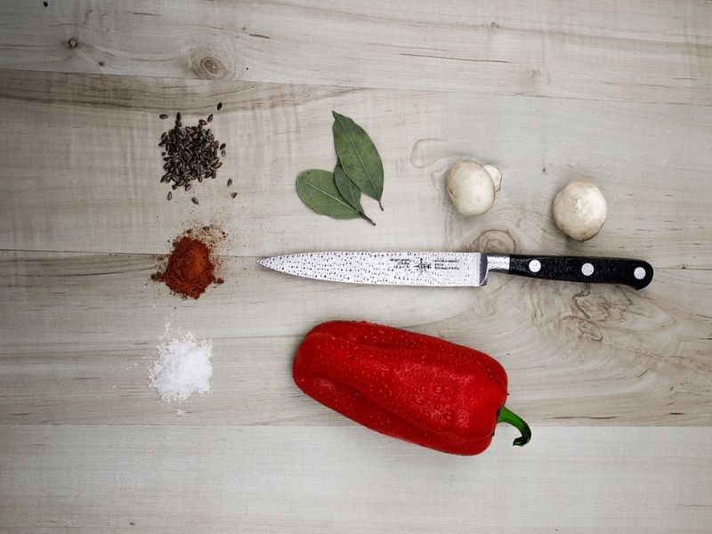 sazonar con verduras o especias