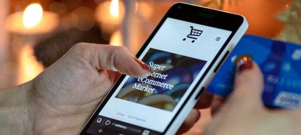 el telefono muestra Correos para tu eCommerce