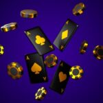 Fichas de casino doradas y negras